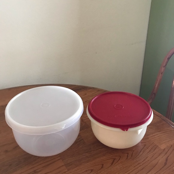 Tupperware Other - TUPPERWARE 2 BOWL SET